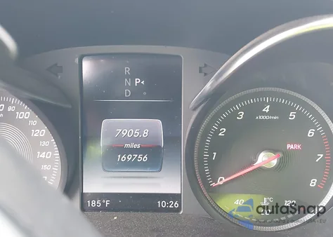 2017 Mercedes-Benz C 300 Luxury/Sport z USA, uszkodzony, nr VIN 55SWF4JB3HU186757